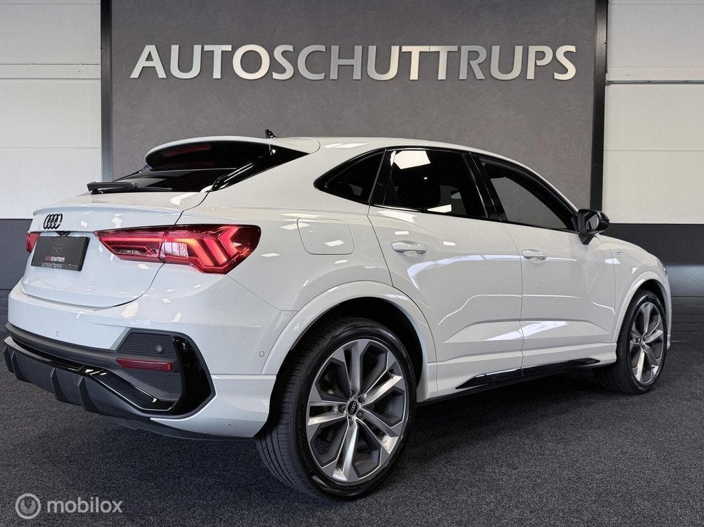 Audi Q3 Sportback 35 TFSI S Line / BLACK OPTIC / LEER / LMV, 15 km/l, 4 cilinders, 150 pk, 1505 kg