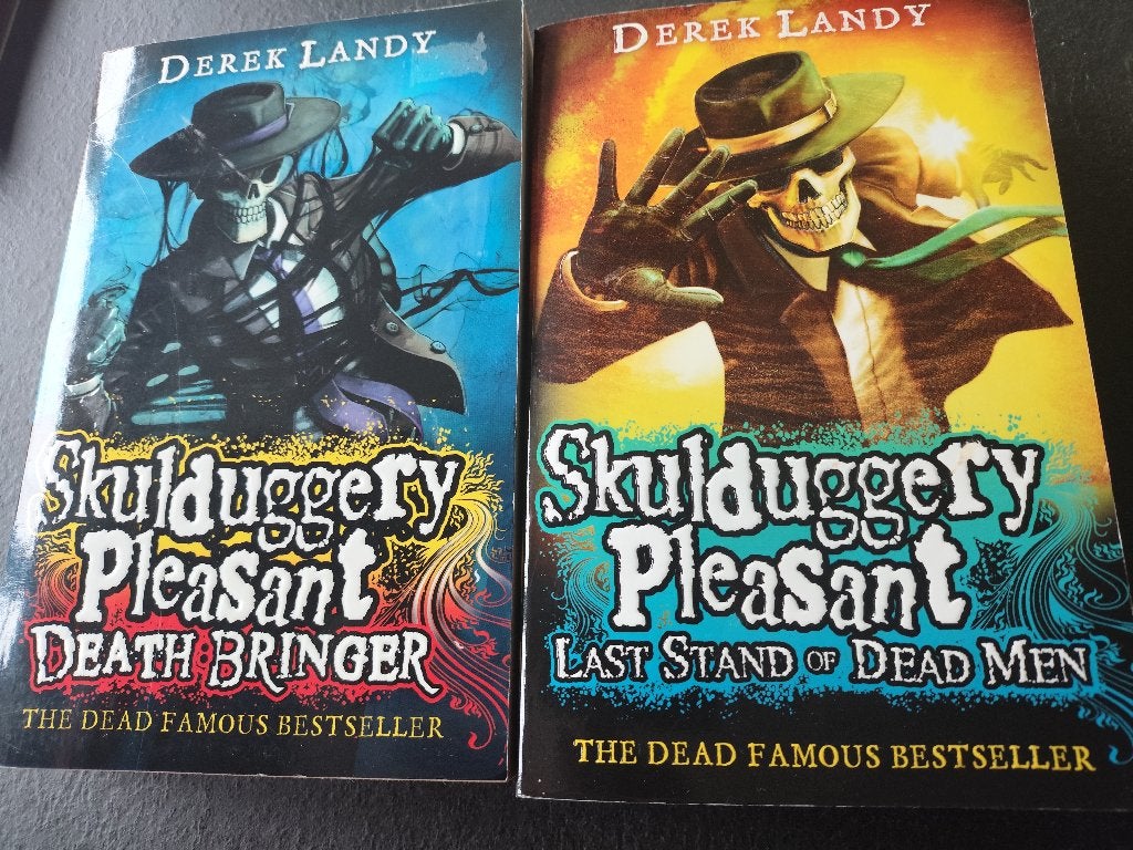 Derek Landy Skulduggery Pleasant in zeer nette staat., Ophalen of Verzenden, Zo goed als nieuw