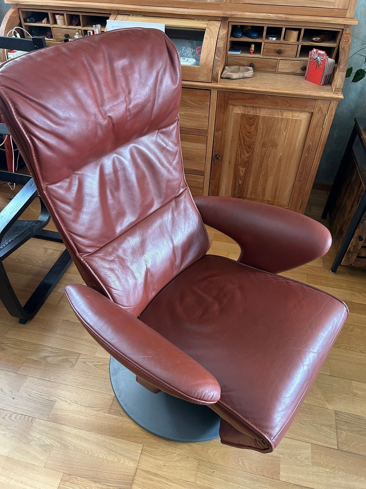 Relaxstoel, Ophalen, Zo goed als nieuw, Leer, 50 tot 75 cm