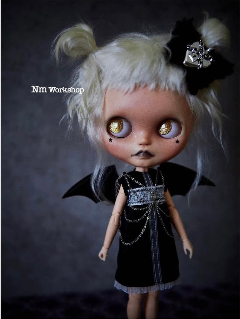 Blythe Halloween jurk, Ophalen of Verzenden, Zo goed als nieuw, Zilver, Overige materialen