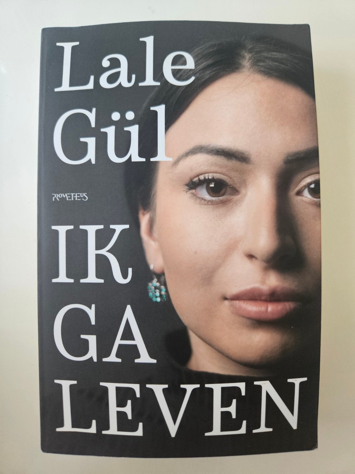 Lale Gül - Ik ga leven, Ophalen of Verzenden, Gelezen, Lale Gül, Nederland