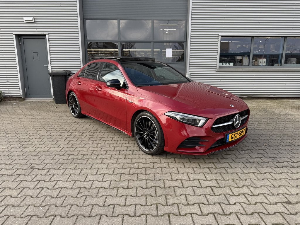 Mercedes-Benz A 250 e Edition Fabrieksgarantie, Zwart, 1600 kg, Sedan, Geïmporteerd