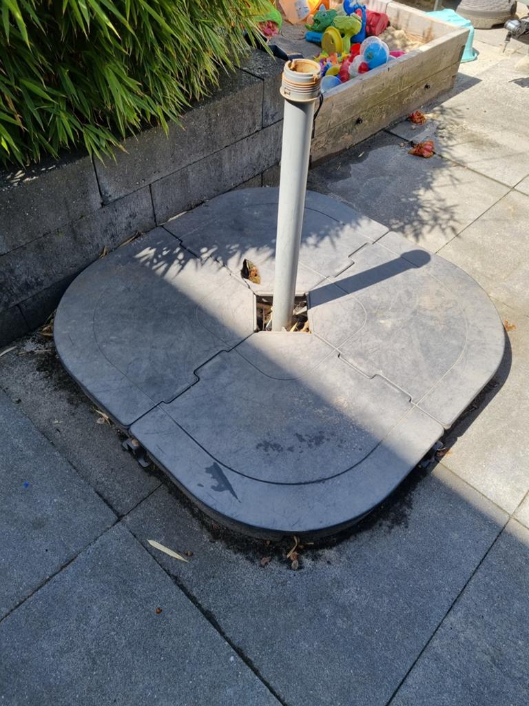 Parasolvoet kruispoot incl gevulde tegels, Tuin en Terras, Parasols, Ophalen, Gebruikt, Minder dan 1 meter, Parasolvoet