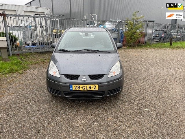 Mitsubishi Colt 1.3 Invite+ AUTOMAAT !, Auto's, Gebruikt, 31 €/maand, Verwarmde buitenspiegels, Colt