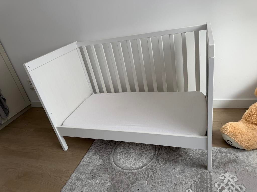 Ikea babybedje wit 60x120cm, verstelbaar, Ophalen of Verzenden, Zo goed als nieuw, Ledikant