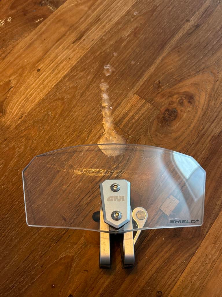 Givi Shield+ universeel windscherm opzetstuk, Motoren, Ophalen of Verzenden, Zo goed als nieuw