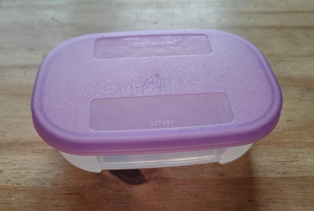 Tupperware frisdoosje 140ML met roze deksel, Ophalen of Verzenden, Zo goed als nieuw, Overige typen