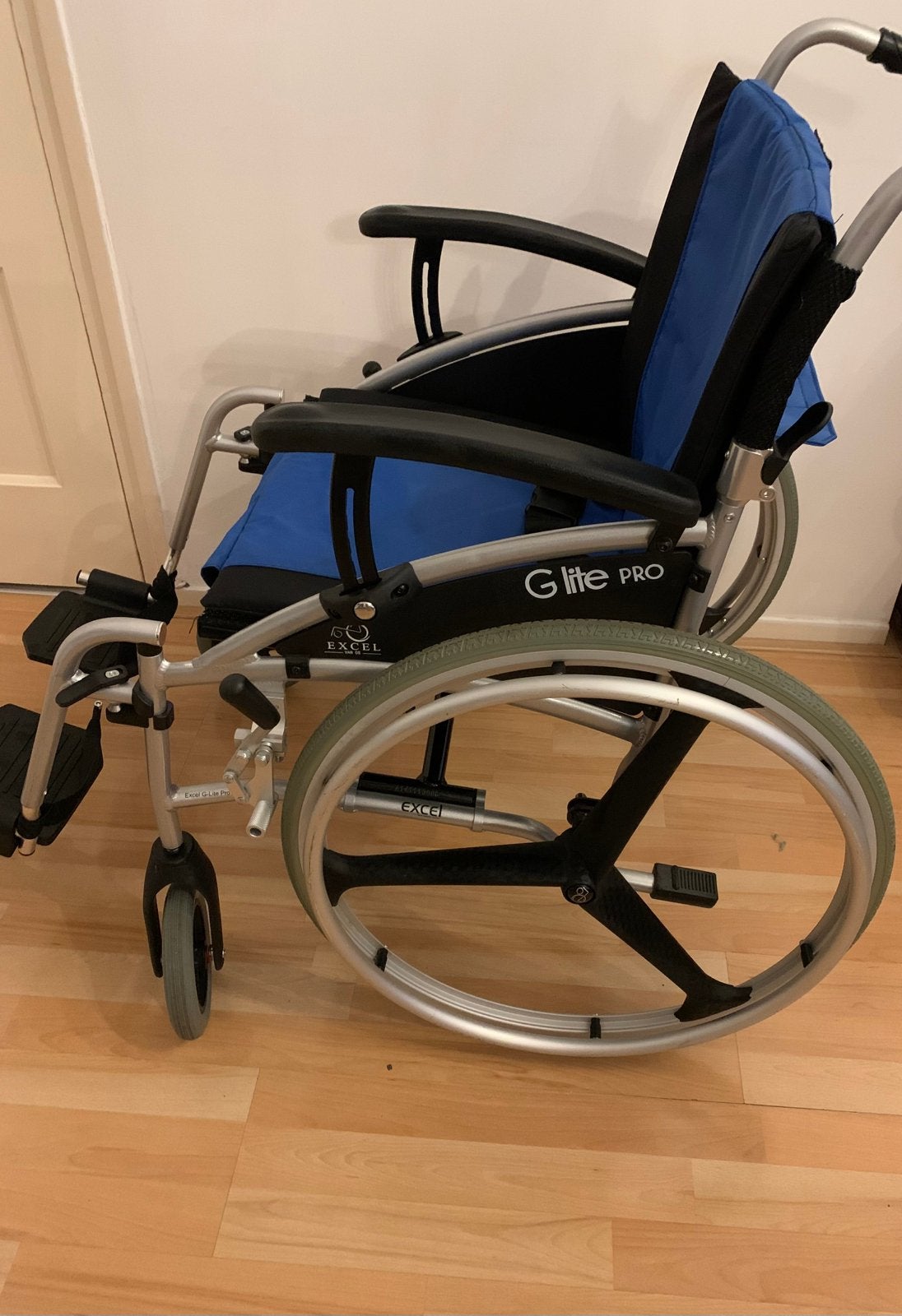 Super lichtgewicht rolstoel nieuw, Diversen, Ophalen, Inklapbaar, Zo goed als nieuw, Duwrolstoel