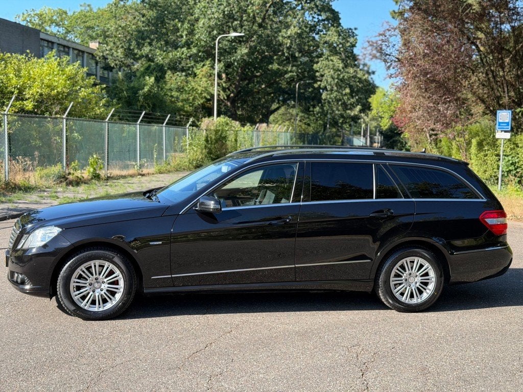 Mercedes-benz E-KLASSE 200 CGI Avantgarde - Navi - Airco - P, Euro 5, Achterwielaandrijving, Gebruikt, 4 cilinders