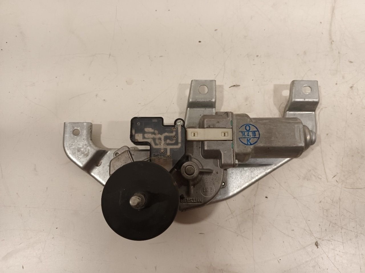 Ruitenwissermotor achter Suzuki Splash, Onderdelen@venauto.nl, Van der Ven Autorecycling B.V., Gebruikt, Ettenseweg 76, 4706 PB Roosendaal, The Netherlands