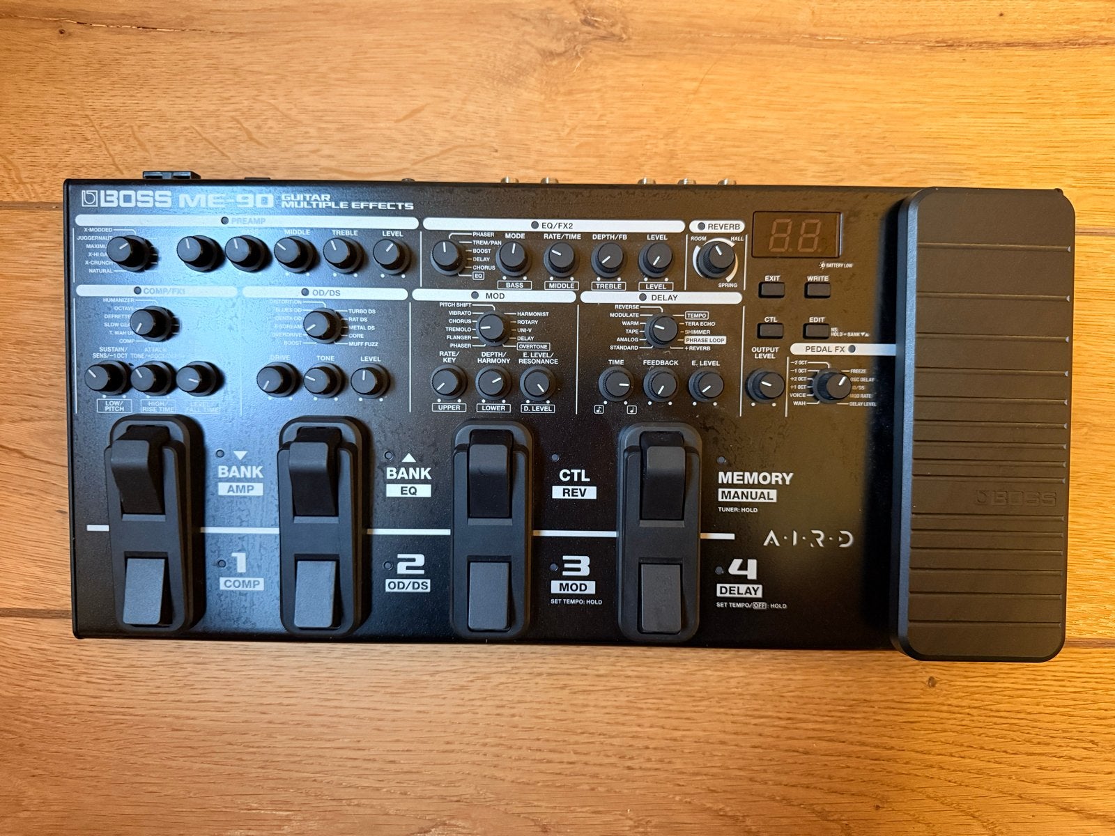 Foto 4 van Boss ME-90 Gitaar Multi-effectpedaal - Zo goed als nieuw