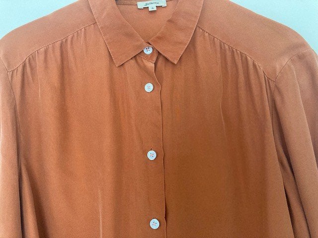 Stijlvolle oranje zijden blouse met lange mouwen, Kleding | Dames, Belle Rose, Oranje, Ophalen of Verzenden, Zo goed als nieuw