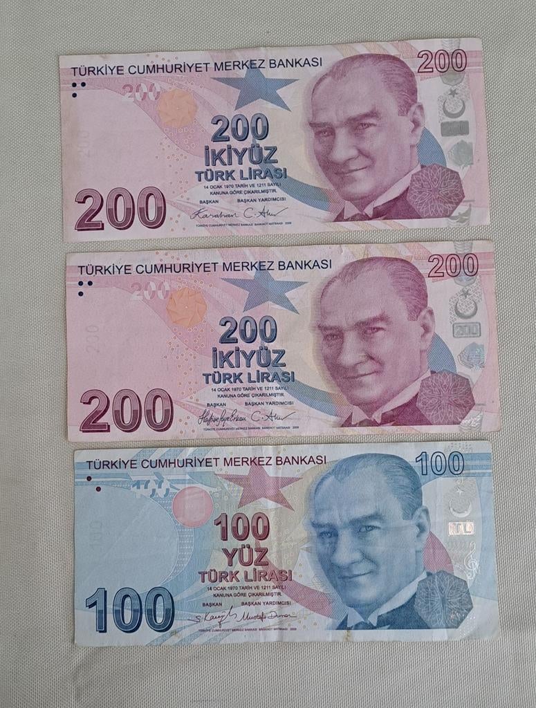 Mooie Turkse biljetten - 2x 200 Lira, 1x 100 Lira, Ophalen of Verzenden, Setje
