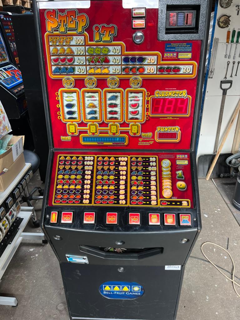 Te koop bfm 2000 gokkasten, Met sleutels, Gebruikt, Eismaspeelautomaten, Ophalen of Verzenden