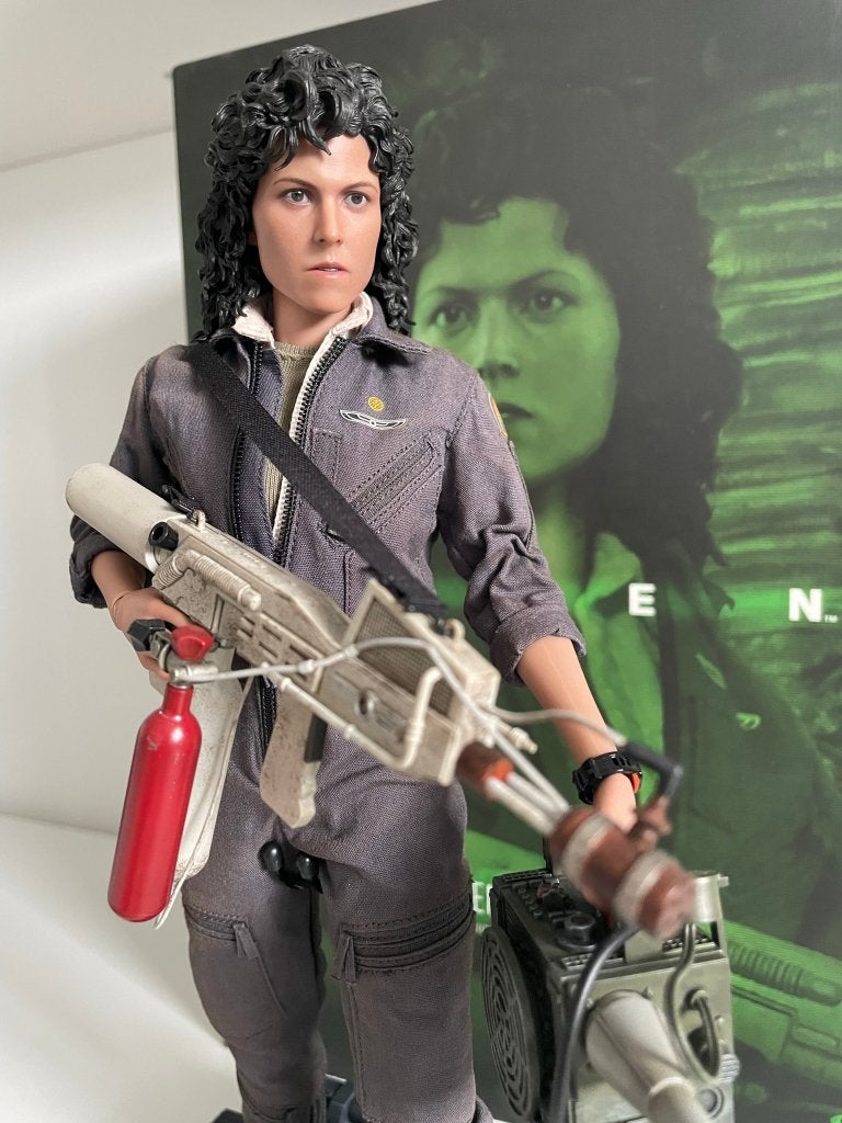 Hot Toys Ellen Ripley Alien MMS366 1/6 figuur, Ophalen, Zo goed als nieuw