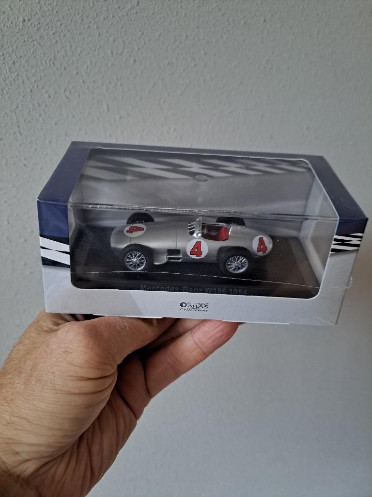 Mercedes Benz W196 1954 Fangio 1:43 Atlas 7110001, Ophalen of Verzenden, Nieuw, Auto, Overige merken