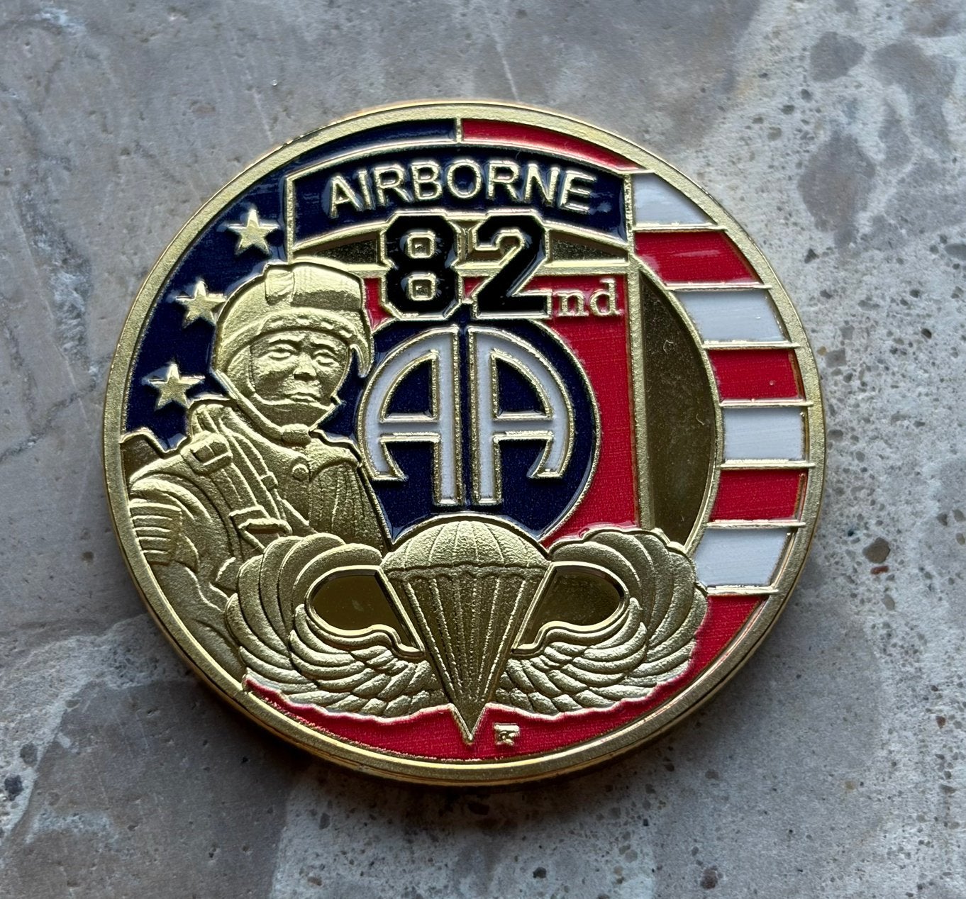 US Army 82nd airborne division coin, Ophalen of Verzenden, Landmacht, Amerika, Embleem of Badge