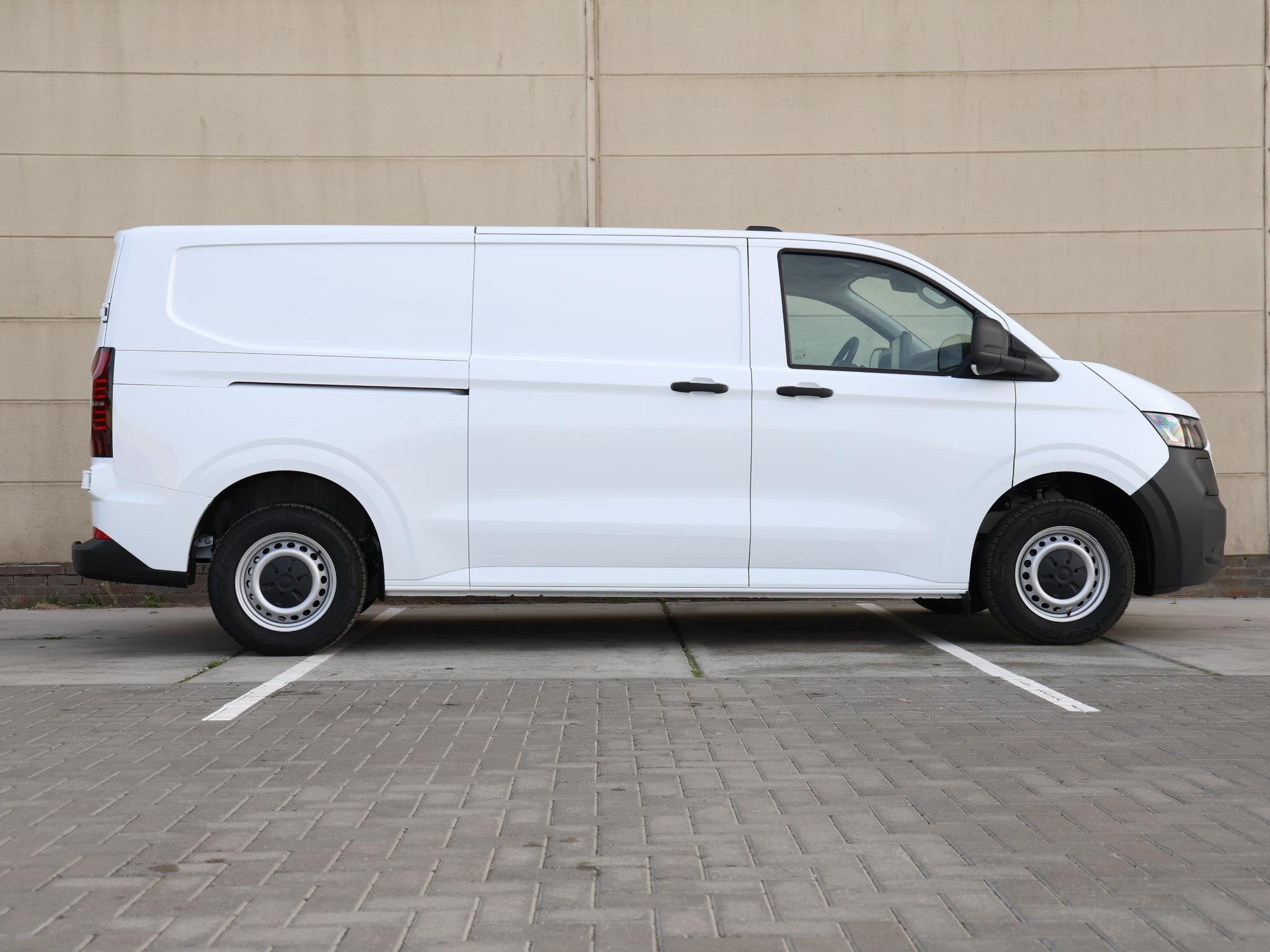 Volkswagen e-Transporter Bestelwagen L2 71 kWh 136PK | Navig, Auto's, Automaat, Zwart, 71 kWh, Volkswagen