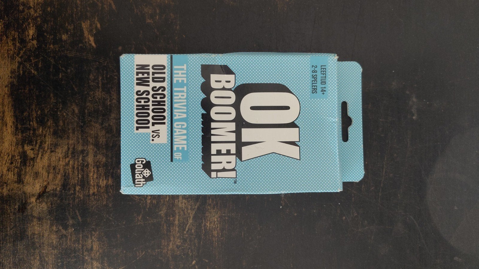 OK Boomer! The Trivia Game - Old School vs. New School, Drie of vier spelers, Ophalen of Verzenden, Zo goed als nieuw, Goliath