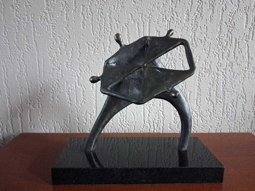 Bronzen sculptuur, gesigneerd met monogram, Antiek en Kunst, Groep mensen, Ophalen of Verzenden, Brons, Beeld