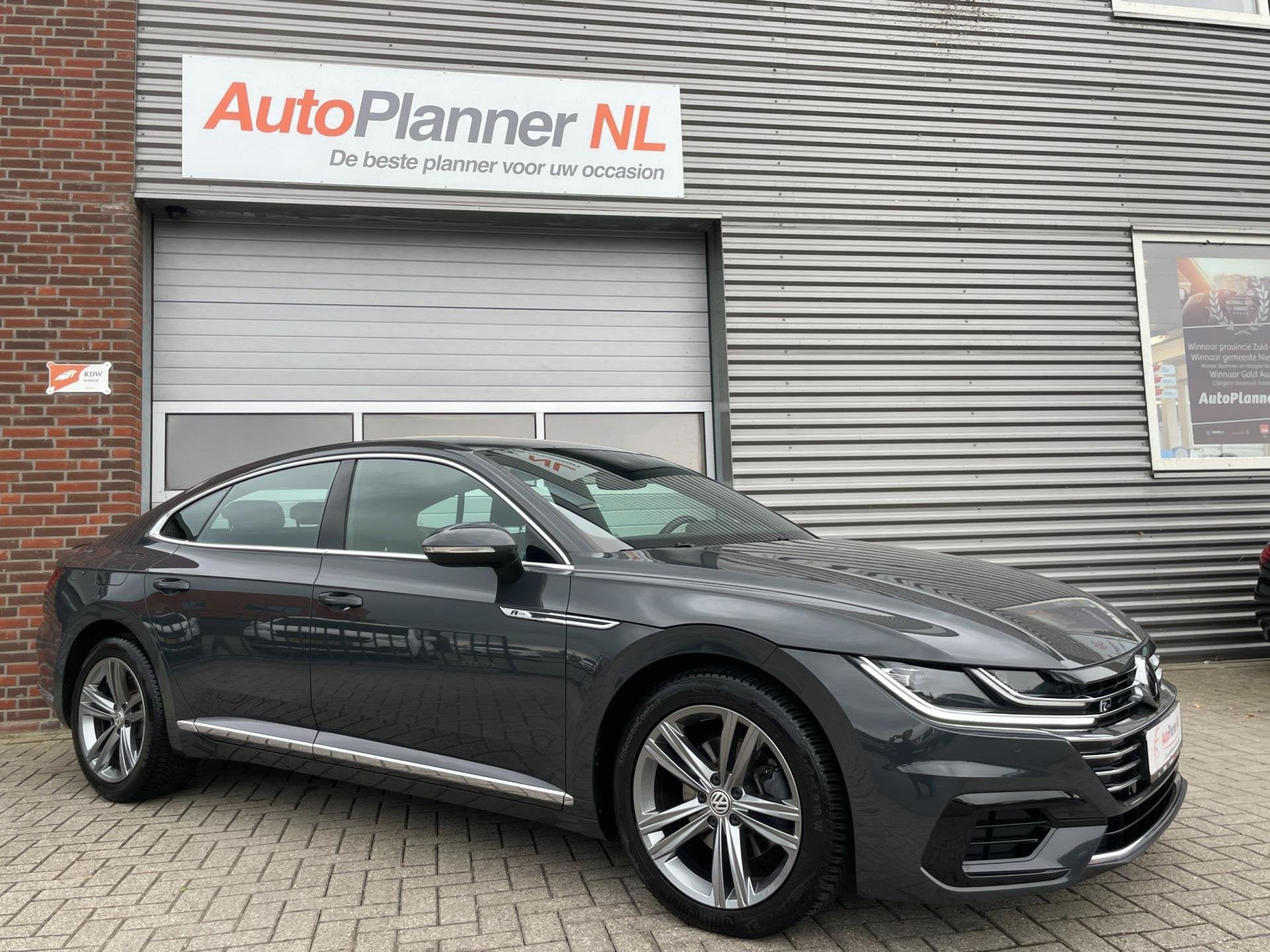 Volkswagen Arteon 2.0 TSI R-Line! Dealer Onderhouden!, Auto's, Volkswagen, Dealer onderhouden, Arteon, Gebruikt, Zwart