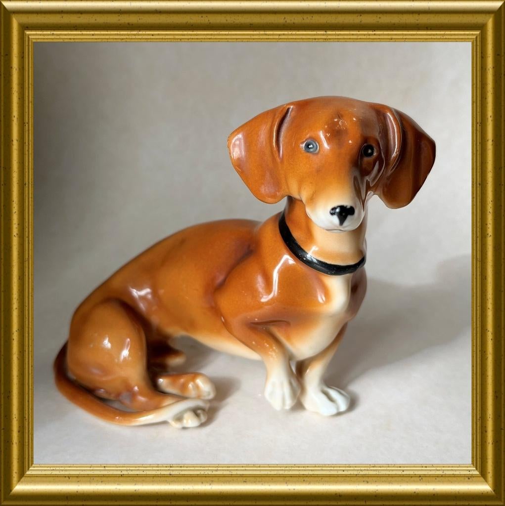 Oud porseleinen beeldje: hond, teckel, Pfeffer Gotha, Ophalen of Verzenden