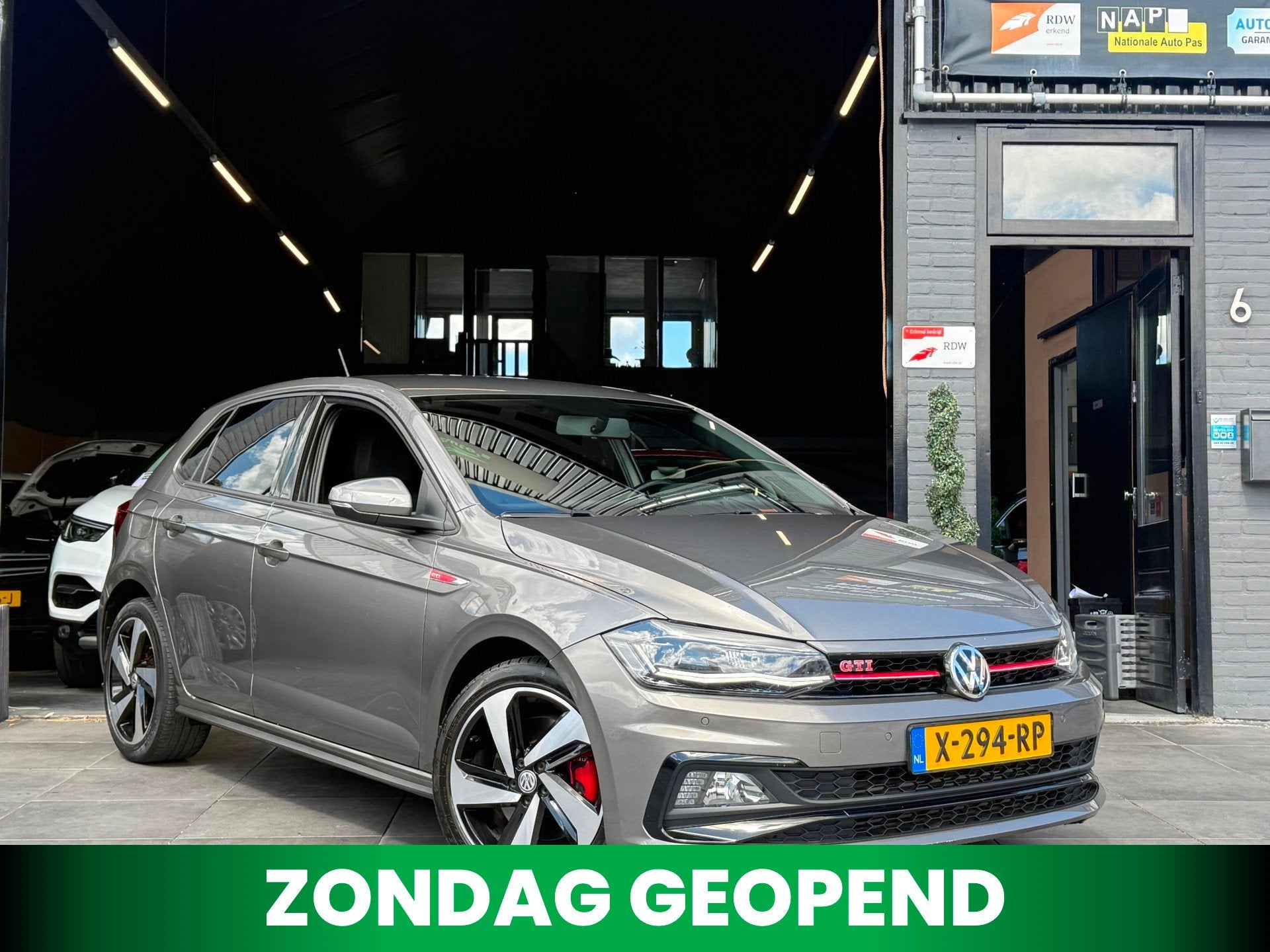 Volkswagen Polo 2.0 TSI GTI|APK|Automaat|Stoel verwarming, Stof, Gebruikt, 4 cilinders, Automatische klimaatregeling