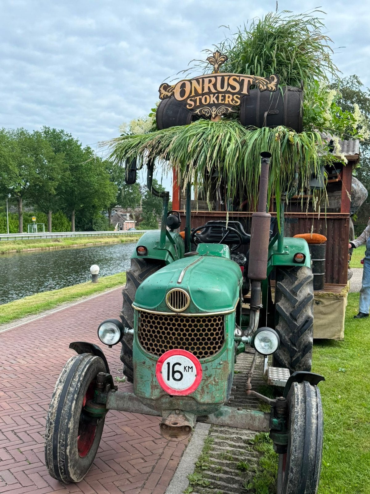 Versierde wagen/ praalwagen te huur, Ophalen
