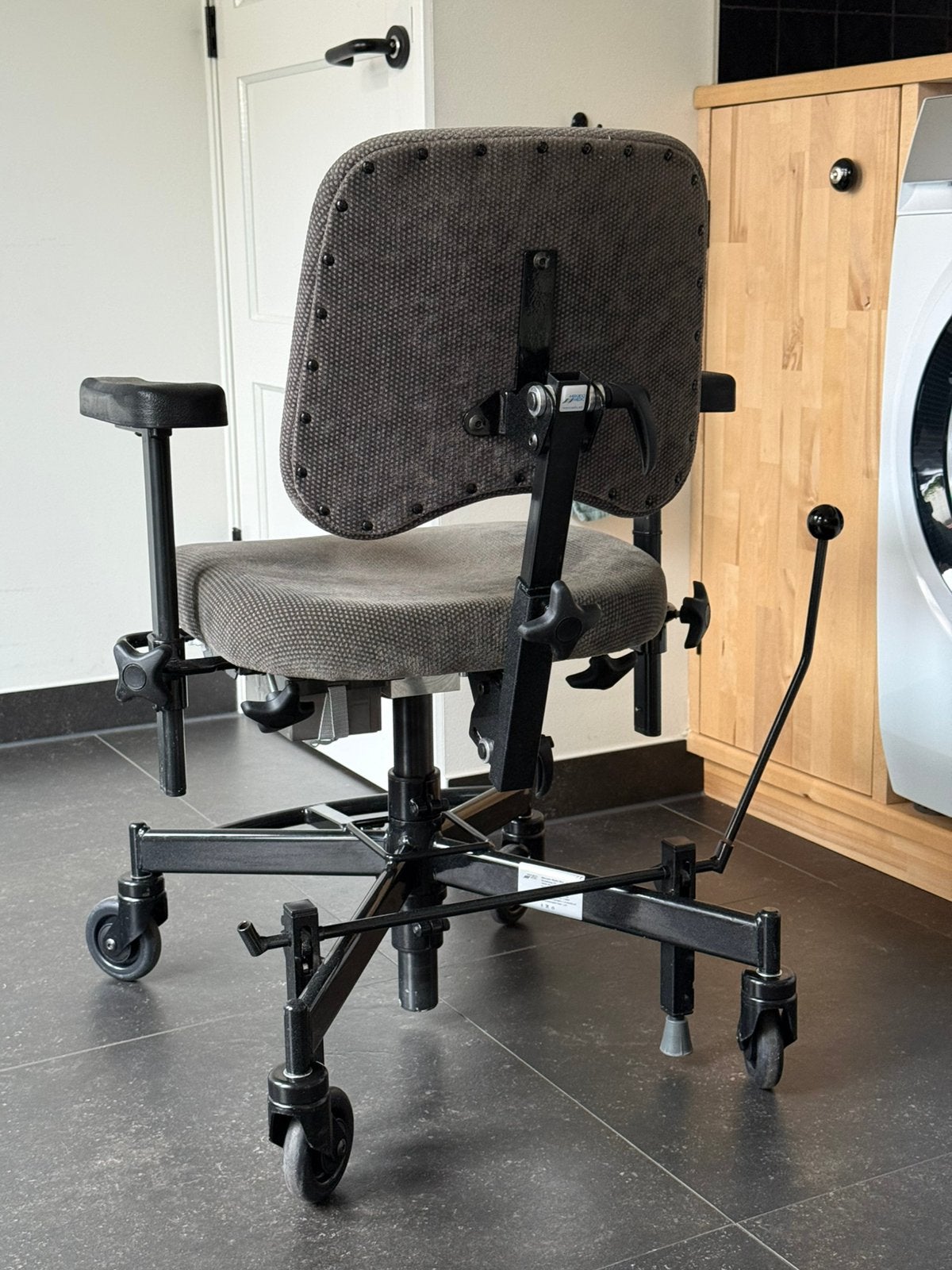 Mooie Mercado Real trippelstoel, elektrisch tot 80 cm hoog!, Diversen, Ophalen, Gebruikt