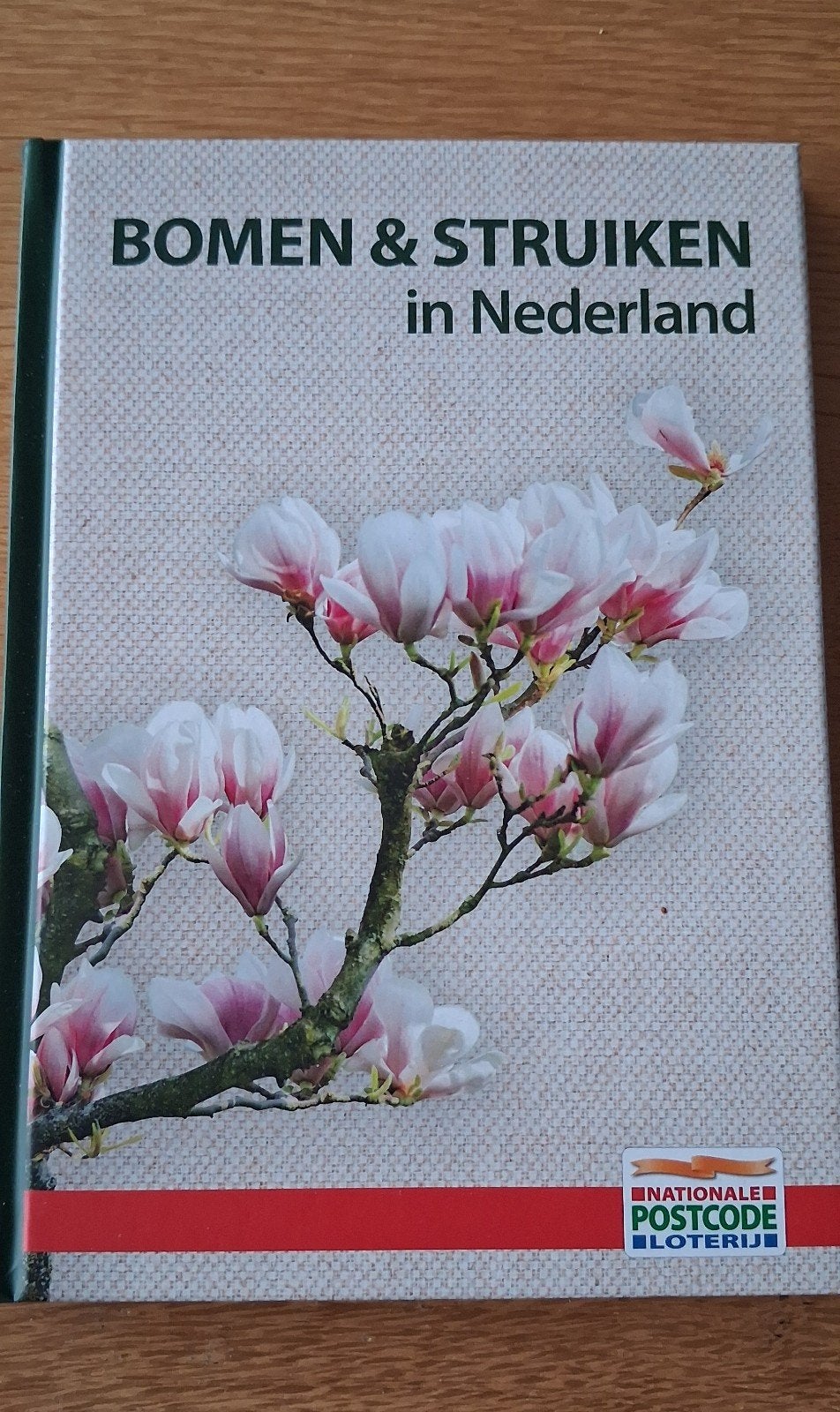 Bomen & Struiken in Nederland - Veldgids Postcode Loterij, Ophalen of Verzenden, Zo goed als nieuw, Bloemen, Planten en Bomen