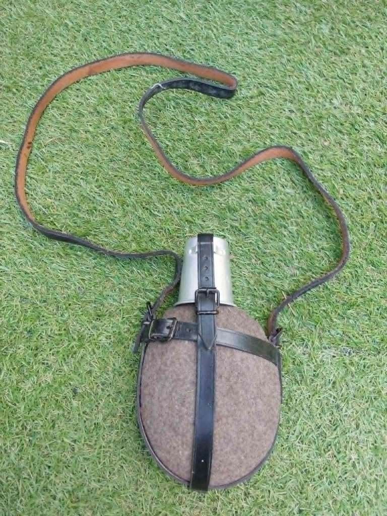 Duitse WO2 DRK/Sanitäter veldfles, Verzamelen, Militaria | Tweede Wereldoorlog, Ophalen of Verzenden, Landmacht, Duitsland, Kleding of Schoenen