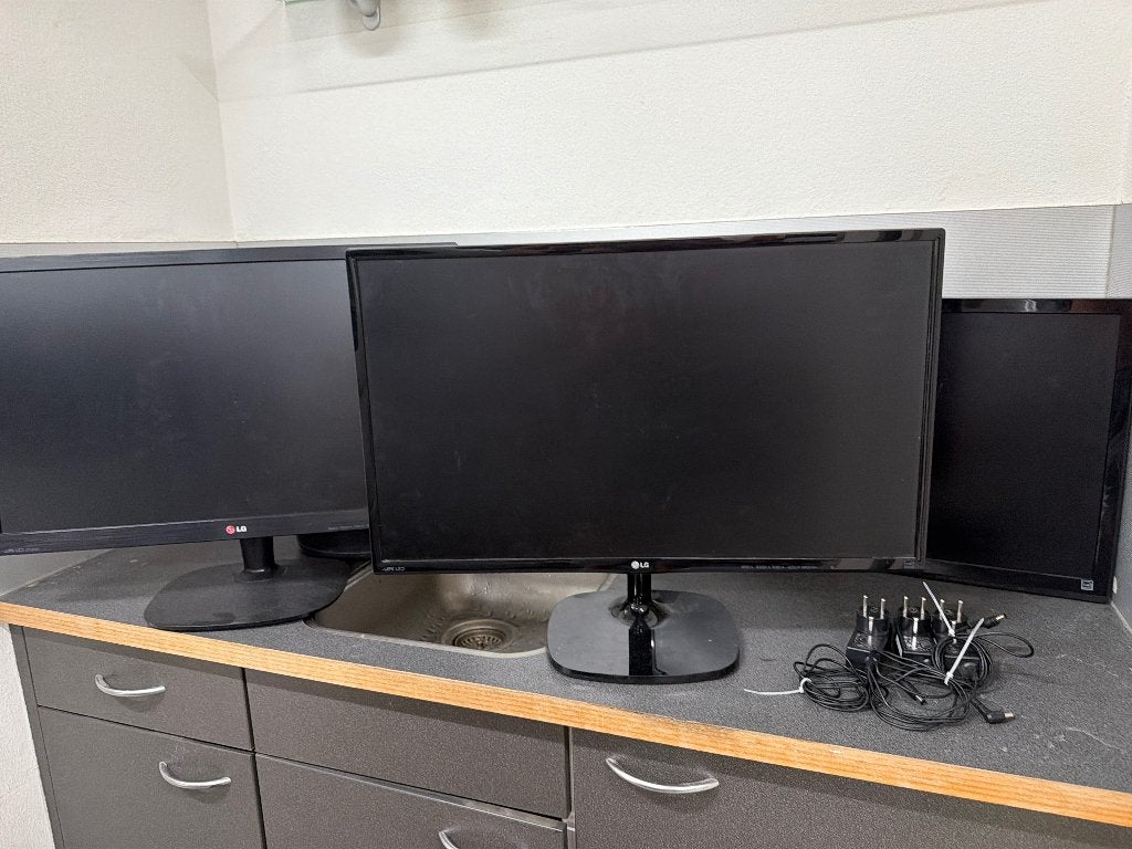 Beeldscherm beeldschermen monitor led LG 27inch, DVI, Full HD, Ophalen of Verzenden, Zo goed als nieuw