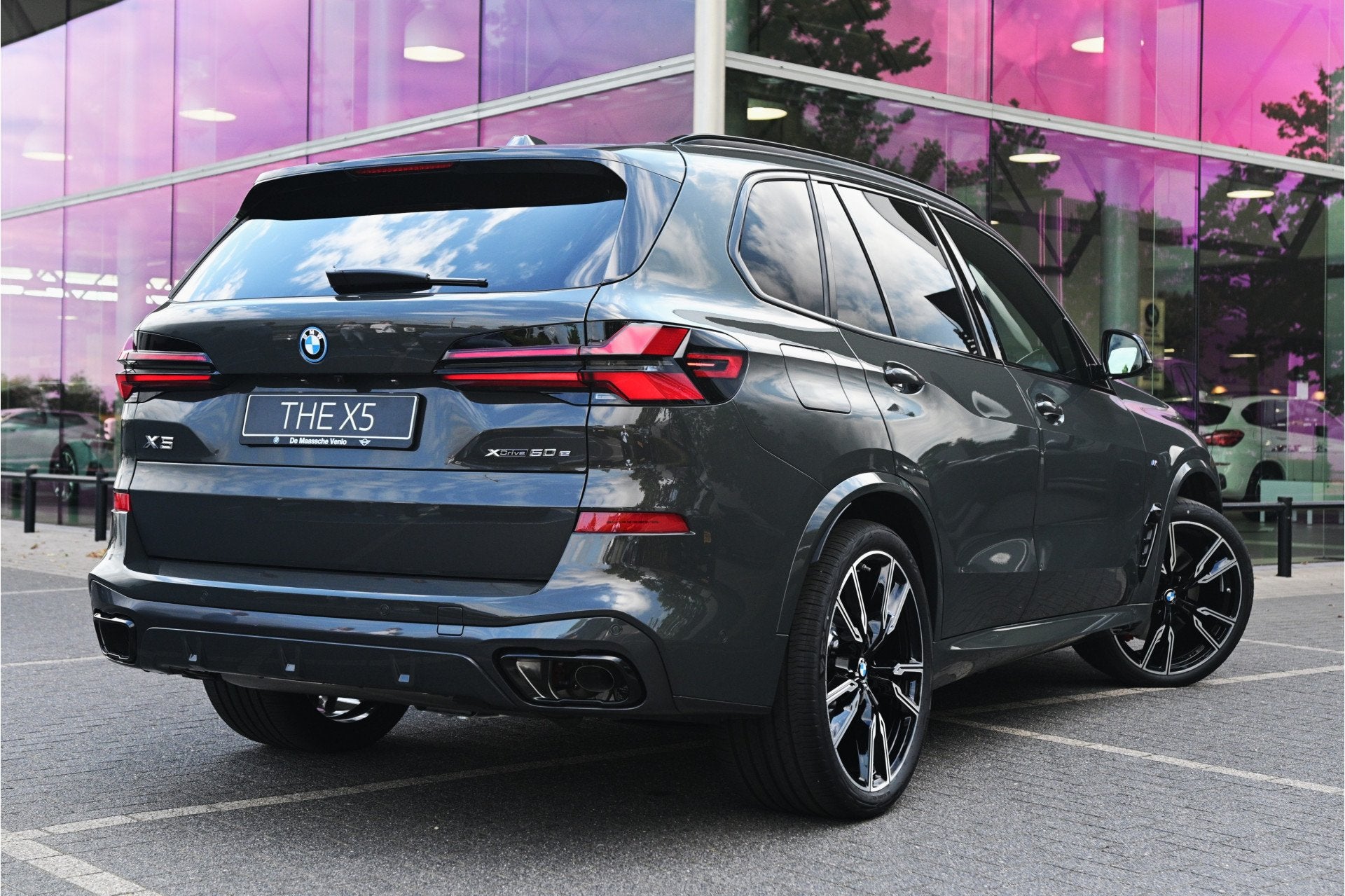 BMW X5 xDrive50e M Sport Automaat / Panoramadak / Trekhaak /, Auto's, Automaat, 2395 kg, Leder, Bedrijf