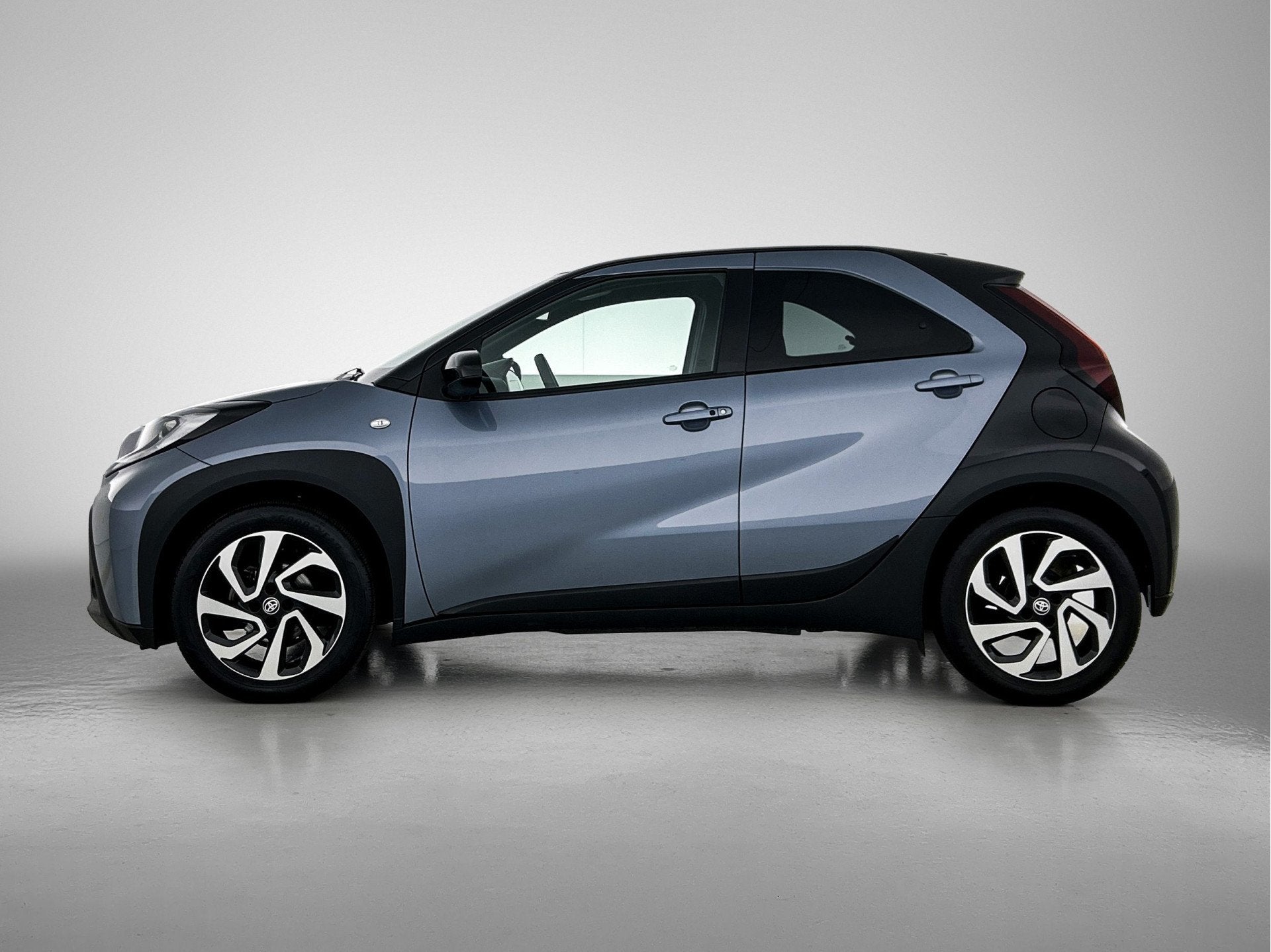 Toyota Aygo X 1.0 VVT-i S-CVT Pulse + | BTW Voertuig | Parke, 12 maanden, Stof, Gebruikt, Zwart