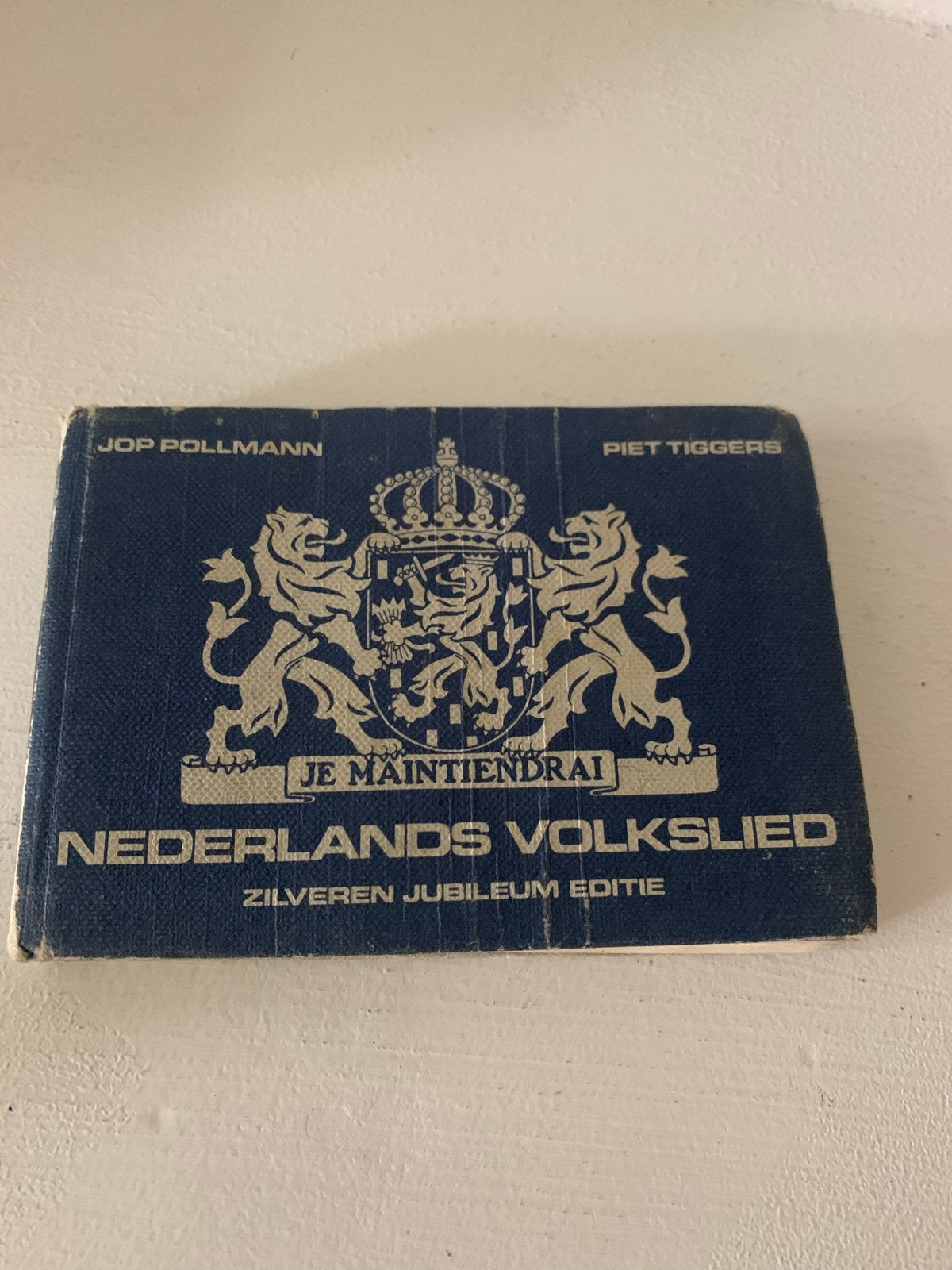 Nederlands Volkslied Zilveren Jubileum Editie, Boeken, Muziek, Ophalen of Verzenden, Gelezen, Algemeen