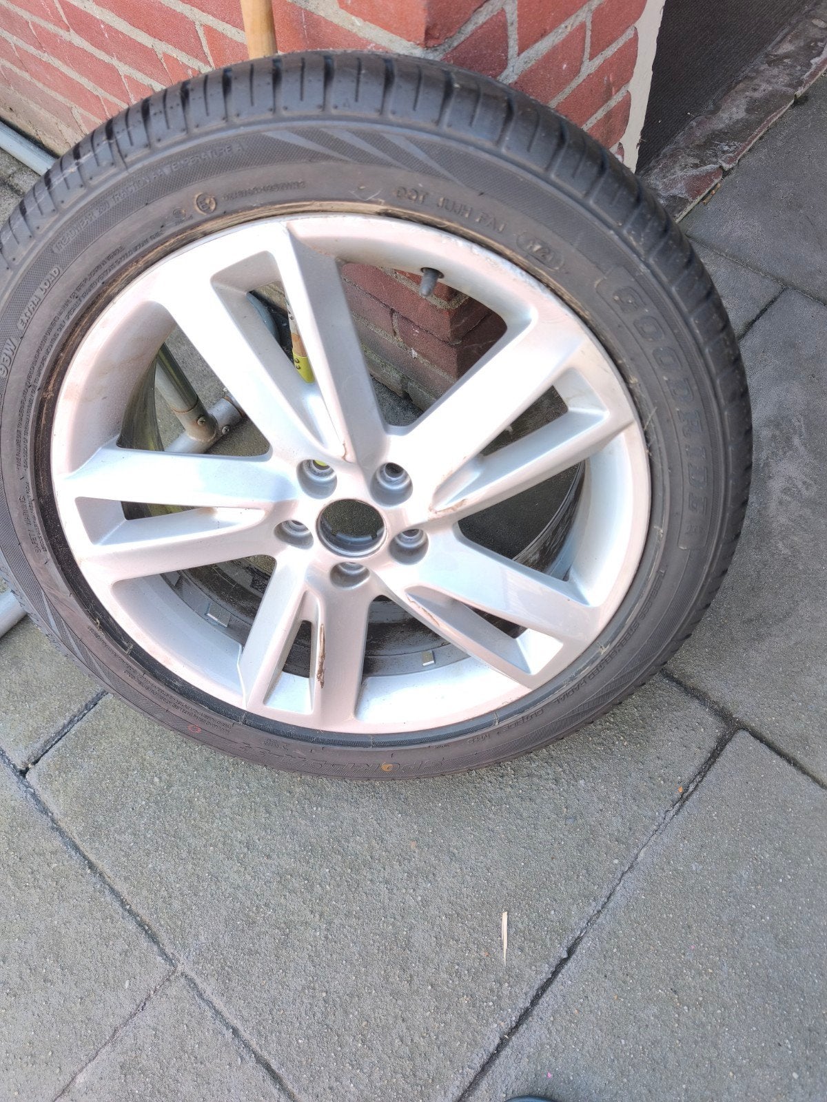 Reserveband  met Splinternieuw banden (205/50R17), Auto-onderdelen, Banden en Velgen, Ophalen, Gebruikt, Banden en Velgen, 17 inch