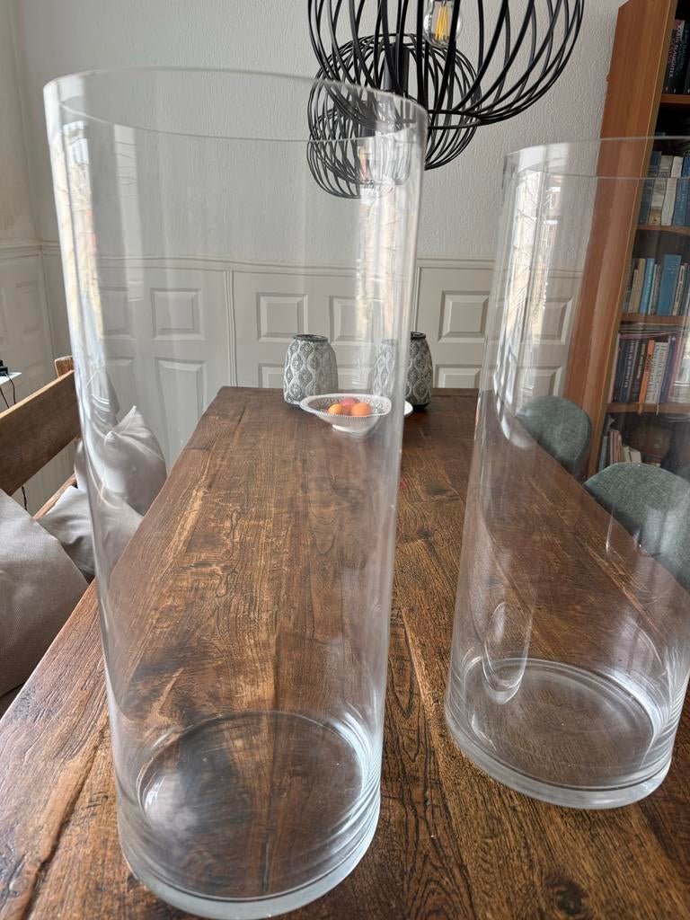 2 Grote Glazen Vazen - 60 cm Hoog, 24 cm Doorsnede, Huis en Inrichting, Woonaccessoires | Vazen, Ophalen, Overige kleuren, 50 tot 75 cm