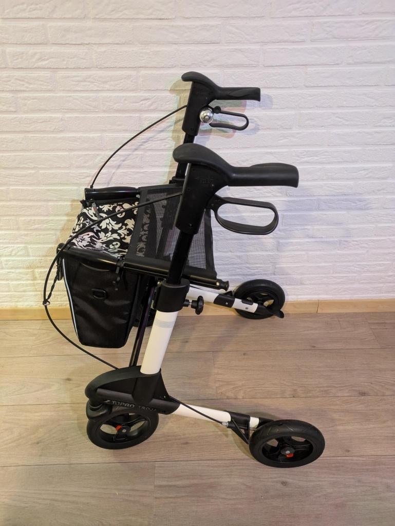 ToPro Troja rollator 2G maat M, Diversen, Rollators, Zo goed als nieuw, Lichtgewicht, Opvouwbaar, Ophalen