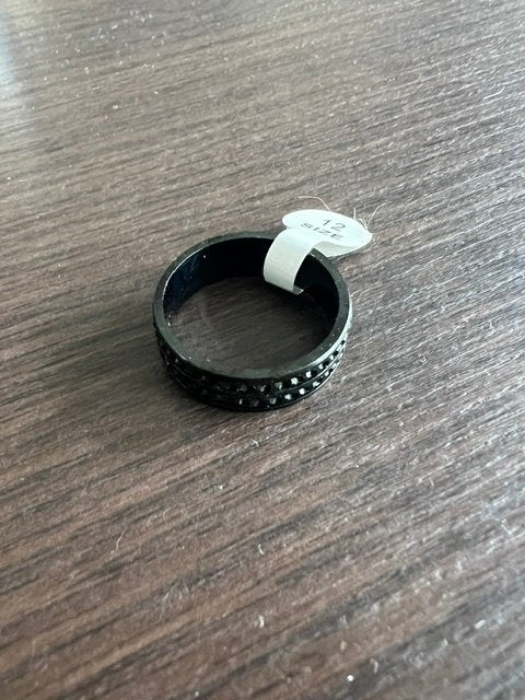 Nieuwe zwarte ring, 20 of groter, Zwart, Nieuw, Ophalen of Verzenden