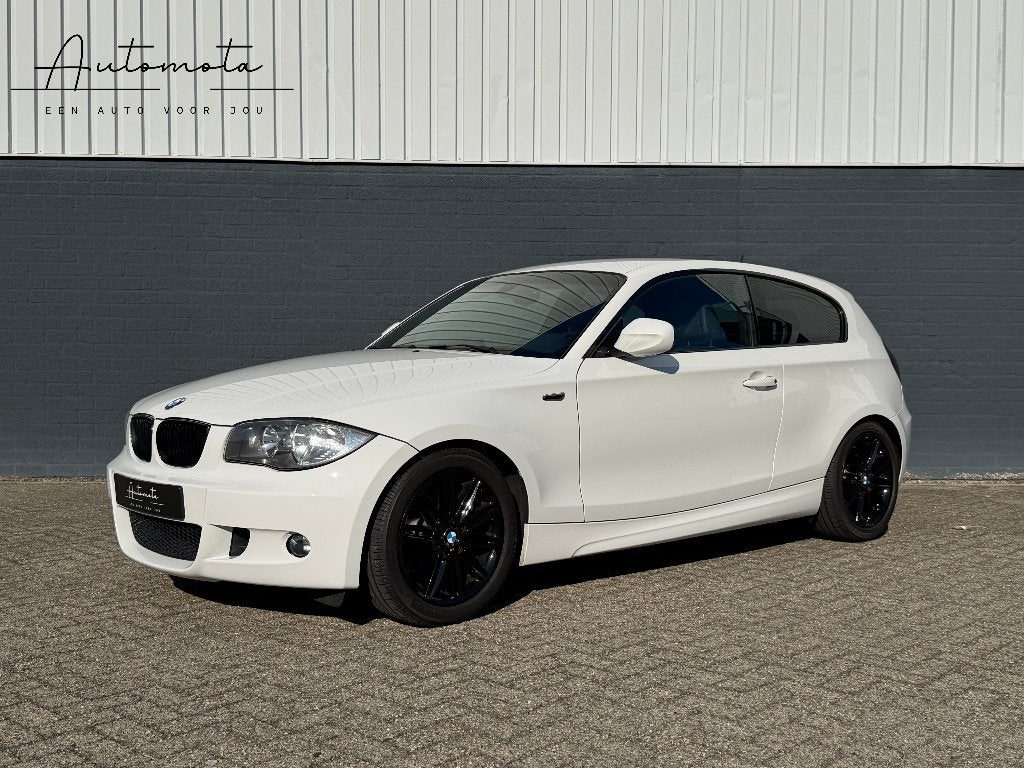 BMW 1-Serie 116i LCI Business Line Sport M-Pakket Dealer Oh, Auto's, 1-Serie, Euro 5, Achterwielaandrijving, 1995 cc