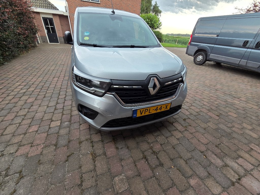 Renault Kangoo Maxi 1.5 Energy dCi 115pk Start & Stop 2022, Auto's, Bestelauto's, Euro 6, 4 cilinders, Renault, Leder en Stof