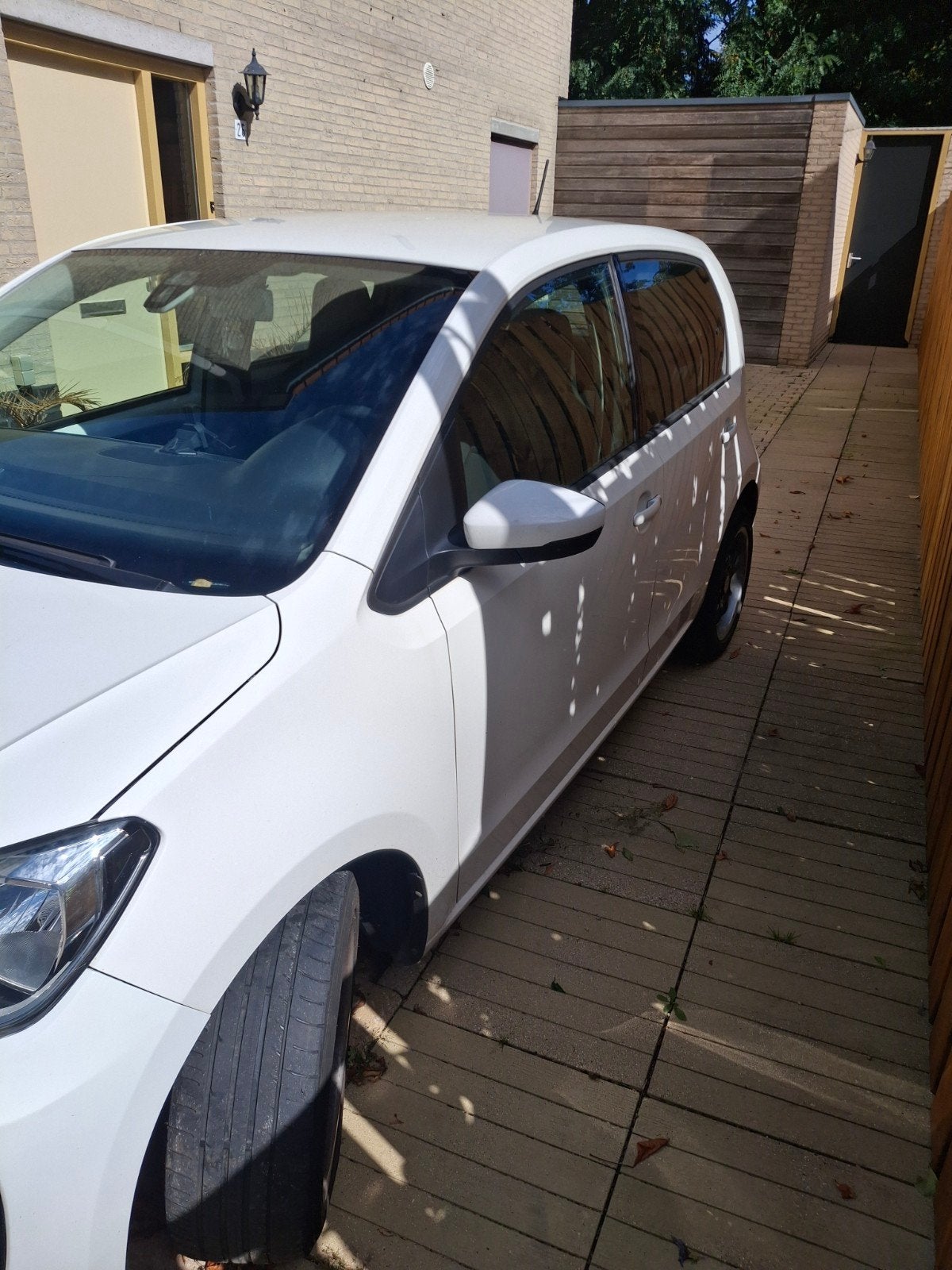 Foto 6 van Volkswagen up! 1.0 75PK 5D 2018 Wit