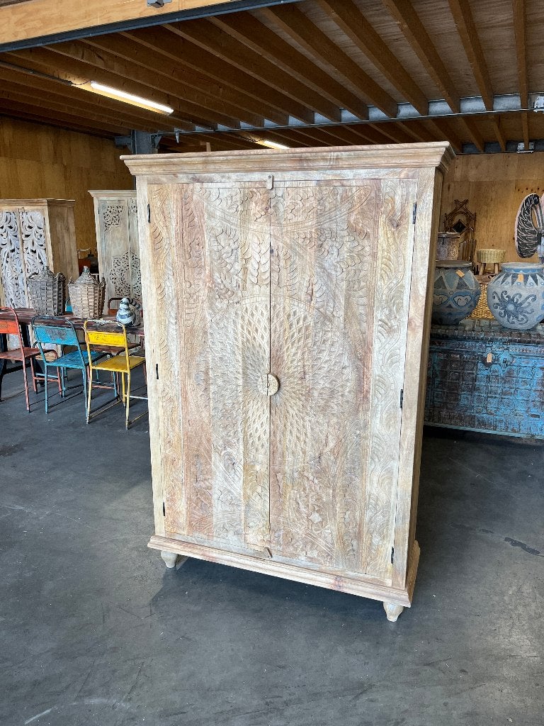 Handgesneden Kast uit India Uniek exemplaar Ibiza/Boho Nieuw, Ophalen, Met deur(en), 100 tot 150 cm, Ibiza/Boho/Botanisch