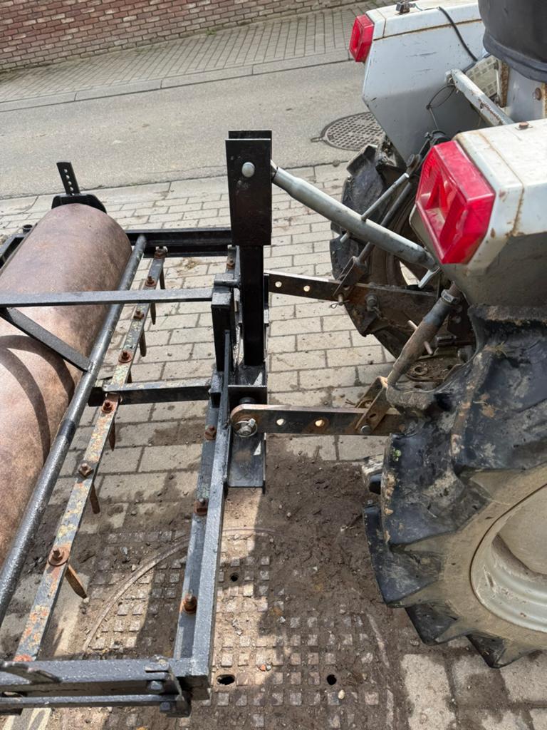Eg met rol in perfecte staat voor mini traktor, 33 - 40 uur, Overige niveaus, Overige vormen