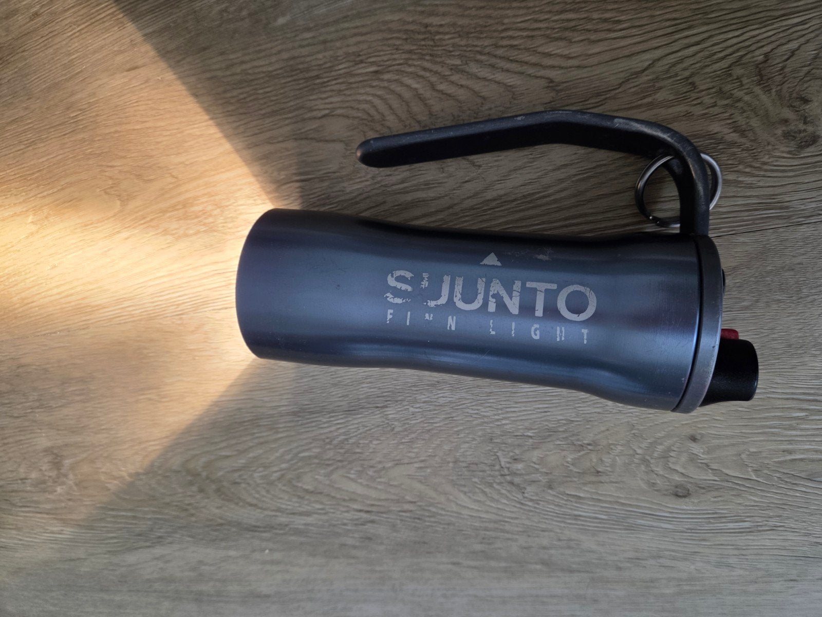 Suunto Finn Light Duiklamp met oplader.Voor de hobbyist., Watersport en Boten, Ophalen, Gebruikt, Duiklamp