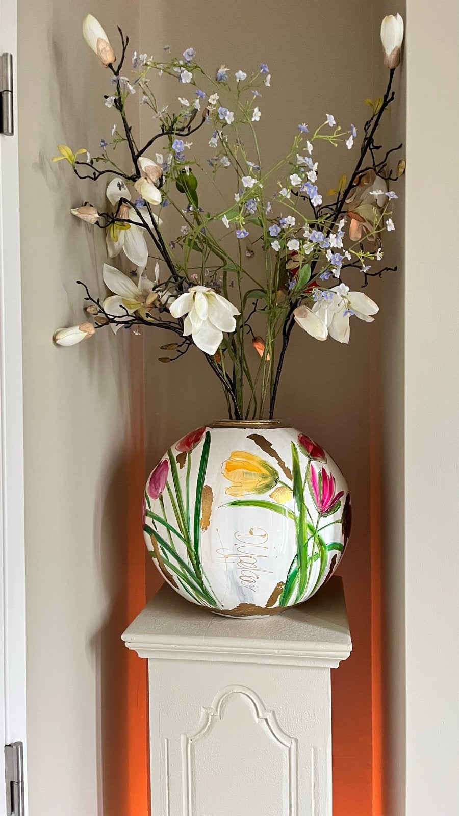 handgeschilderde Doortje  IJpelaar vaas met tulpenmotief, Ophalen of Verzenden
