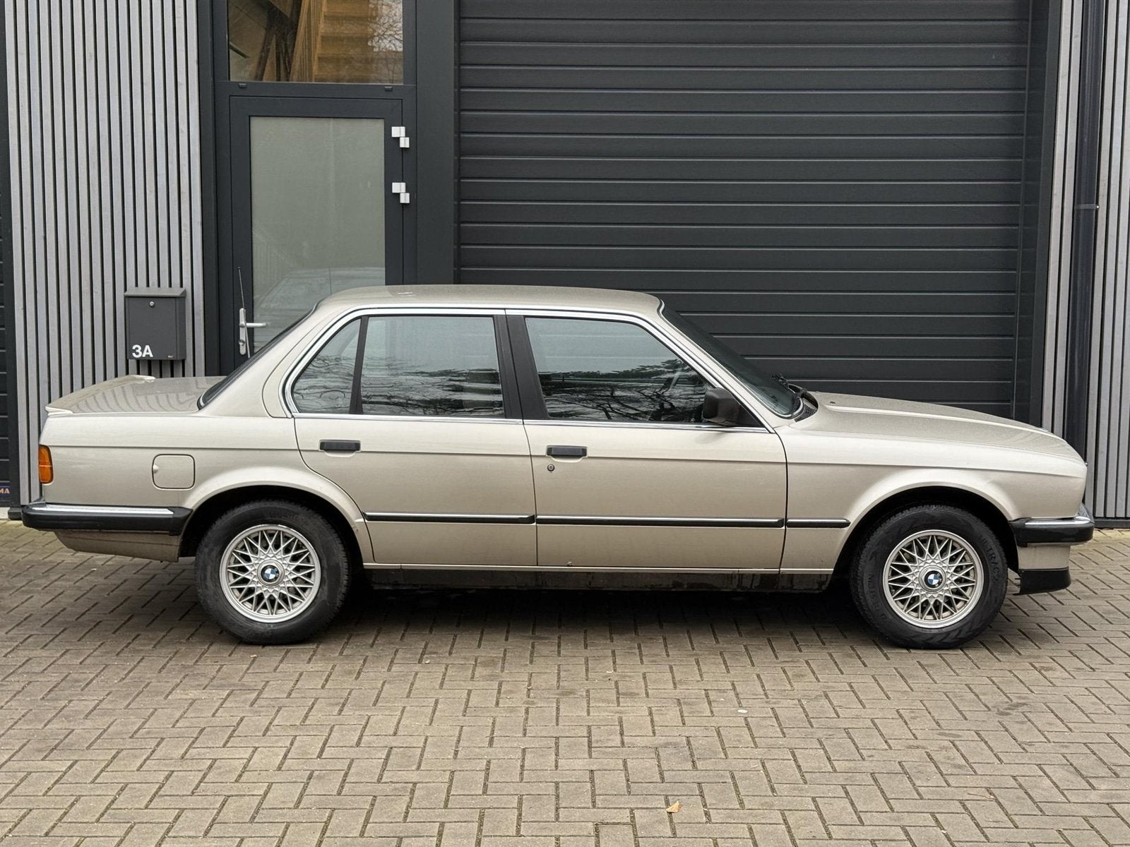 BMW 3 Serie 325i (bj 1985), Stof, 2494 cc, Bedrijf, Handgeschakeld