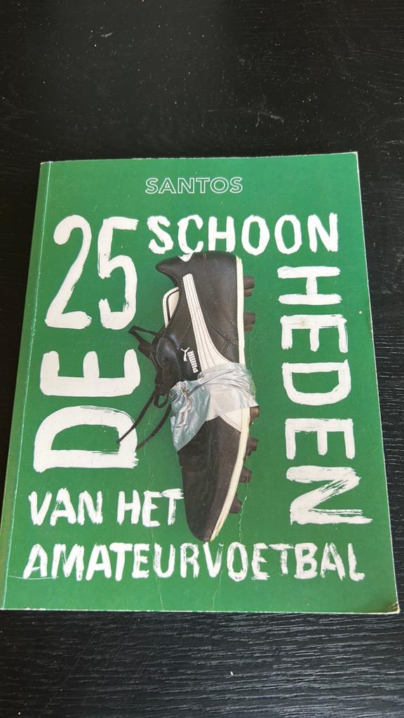 De 25 schoonheden van het amateurvoetbal, Ophalen of Verzenden, Balsport