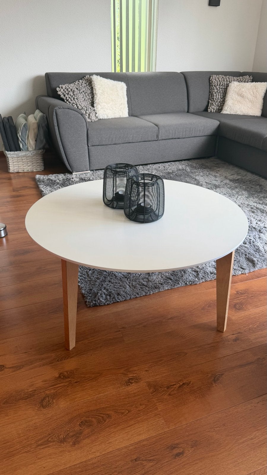 Ronde salontafel wit met houten poten (90x43 cm), Huis en Inrichting, Tafels | Salontafels, Ophalen, Rond, 50 tot 100 cm, Zo goed als nieuw