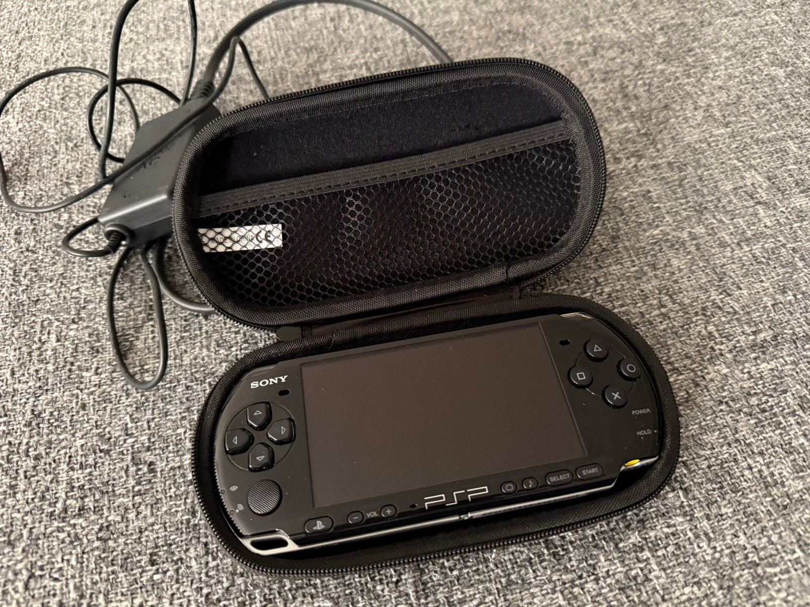 Sony PSP 3000 Slim, Spelcomputers en Games, Ophalen of Verzenden, Zo goed als nieuw, Zwart, PSP Slim